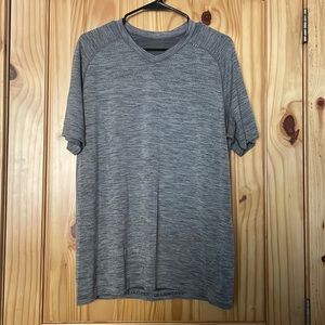 Lululemon workout shirt